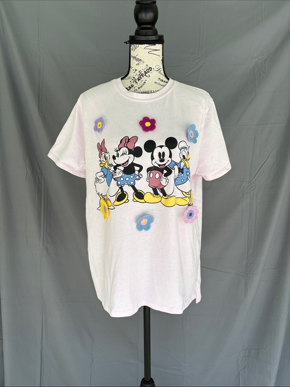Disney Mickey & Friends Flower Graphic Crochet Style Flower T-shirt Sz XL